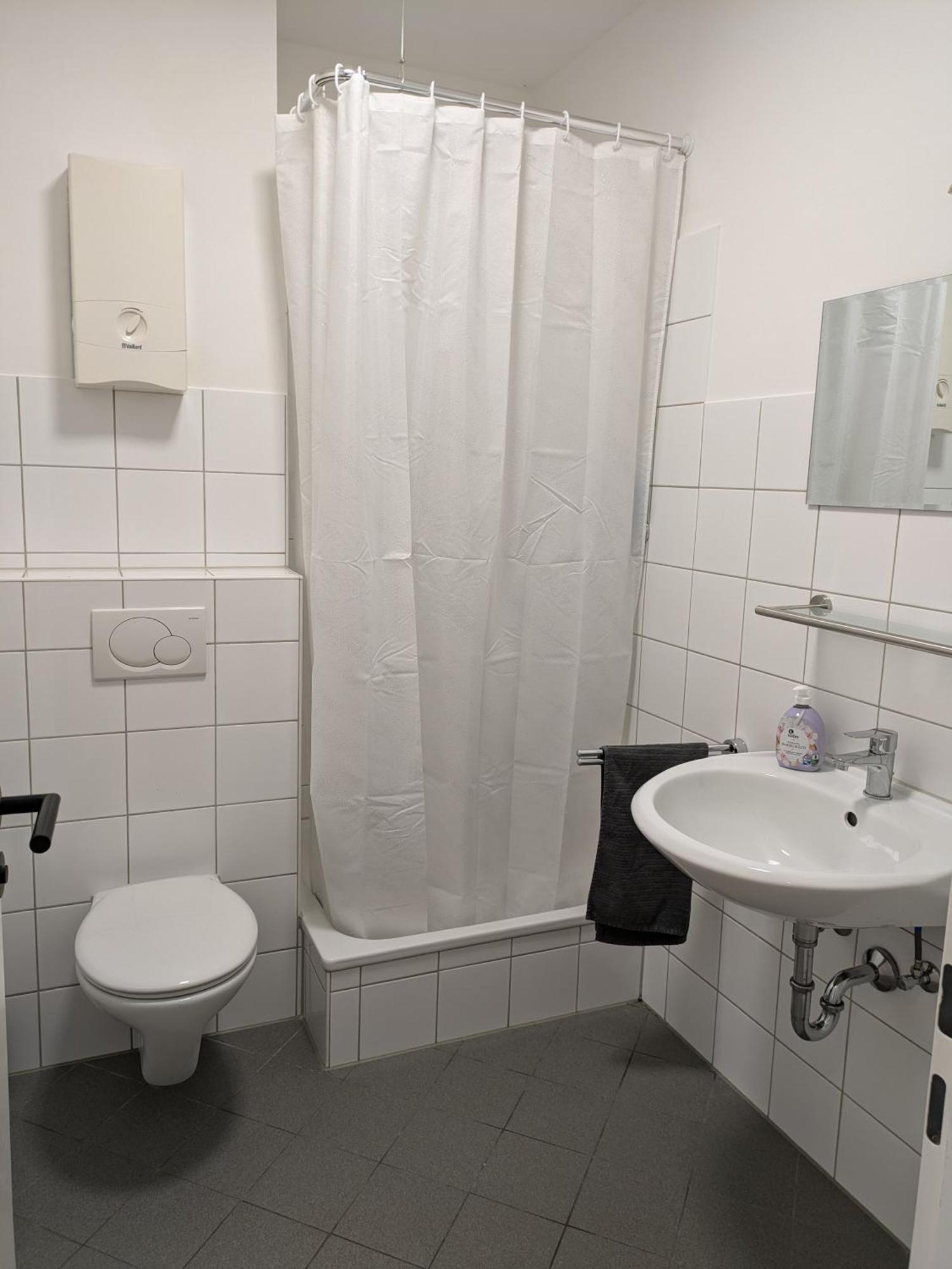 Interaktiv In - Duesseldorferstrasse Apartment *